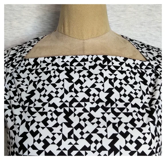 Kate Spade Saturday Geometric Print Short Sleeve Top - Picture 2 of 6